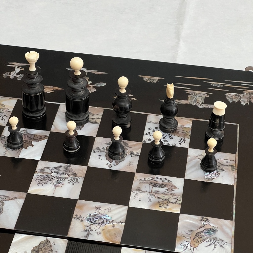 Vintage 1960s Horn Chess & Backgammon Set Large Mother of Pearl Inlaid Board - Picture 10 of 16